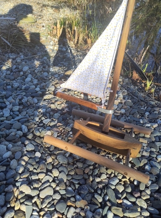 Petit bateau à voile