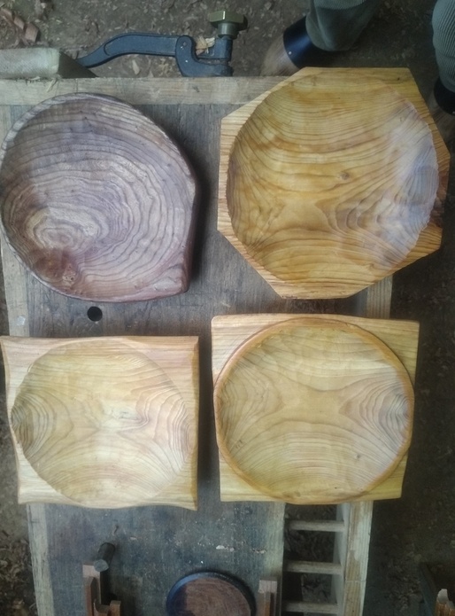 15 assiettes aux outils à main