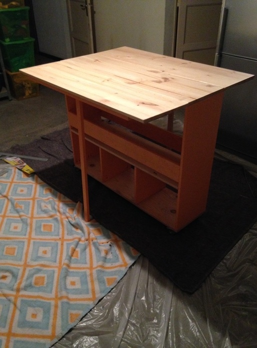 Table avec plateaux dépliant