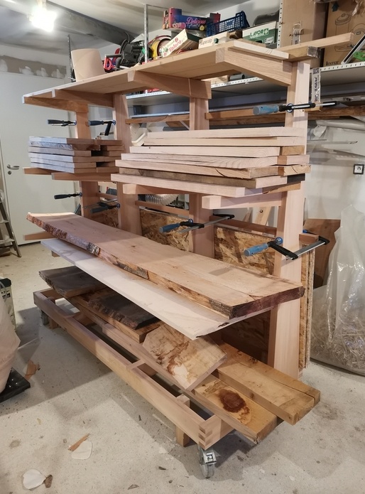 Rack a bois sur roulettes