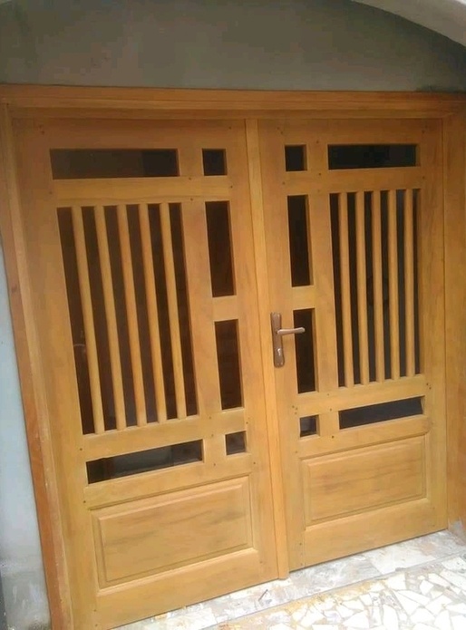 Porte centrale à Double battant