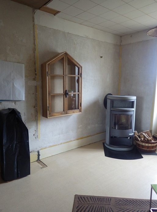 Vitrine en récupérant une vieille fenêtre