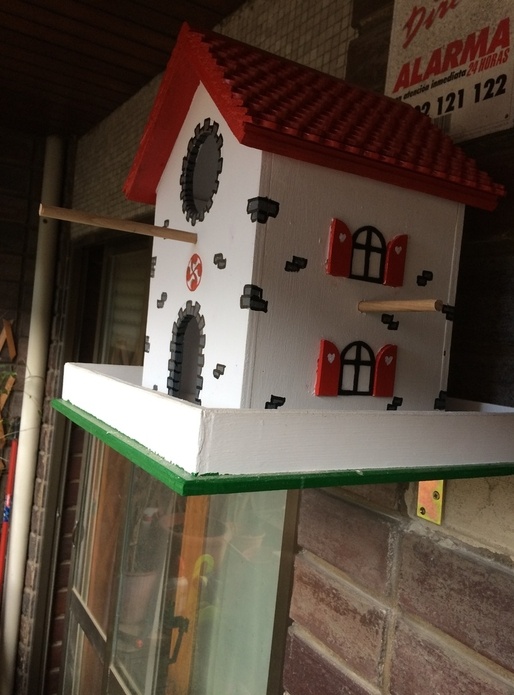 Petite maison pour les piafs... du pays basque!!!