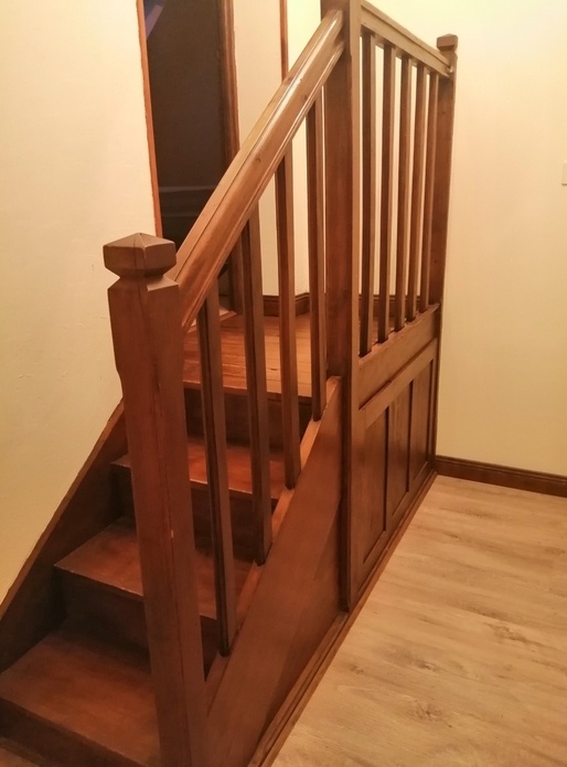 Petit escalier d’accès de dénivelé .