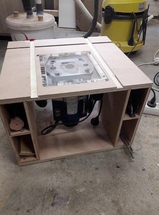 Défonceuse sous table