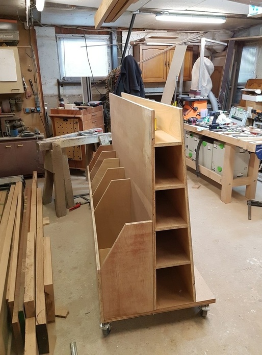 Desserte à chutes de bois