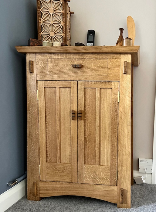Arts & Crafts Cupboard unit