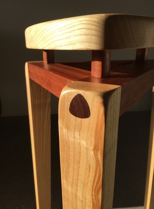 Tabouret revisité de Samuel Mamias