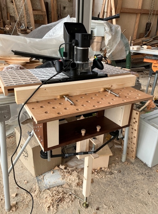 Ascenseur pour travail avec la Workstation de Shaper Origin.