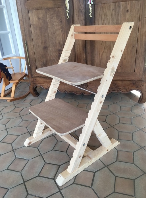 Chaise haute pour enfant