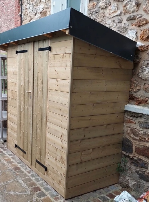 Petit abri de jardin