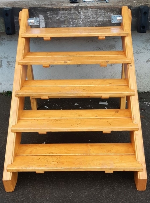 Escalier d'accès quais