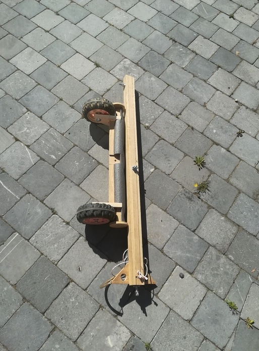 DES ROULETTES POUR MA PLANCHE A VOILE