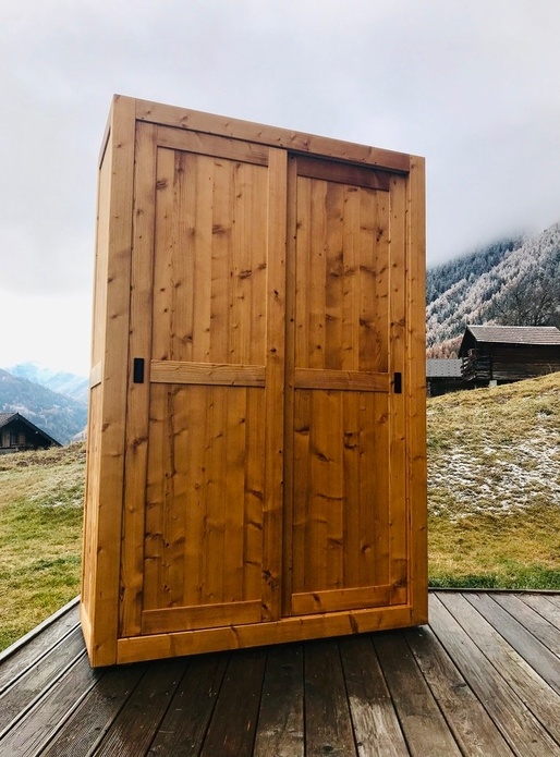 Armoire style vieillot, mais pas trop...