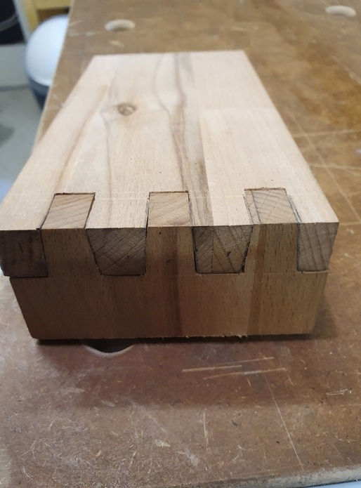 Essais sur queues d aronde