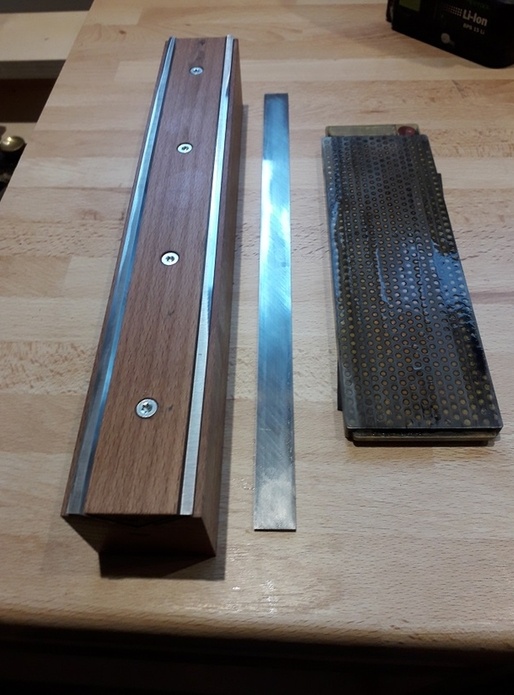 Guide d'affûtage pour fer de R/D