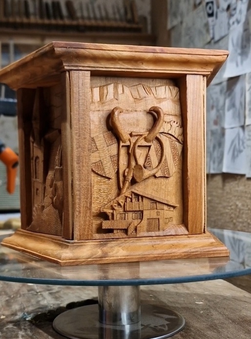 Sculpture d'une stèle personnalisé