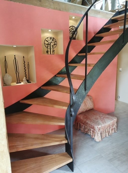 Jeu de marches pour escalier métallique