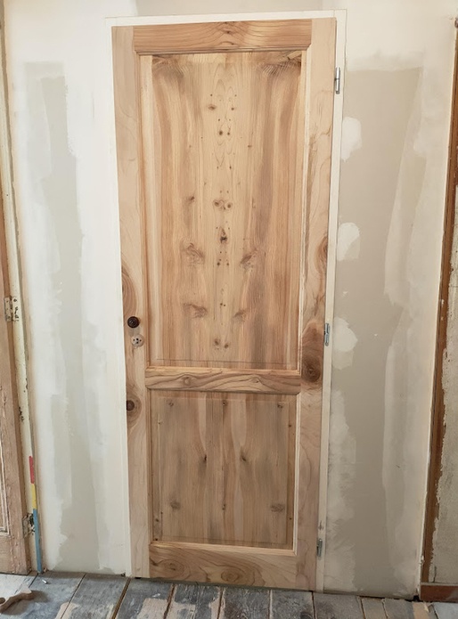 Série de portes en cèdre