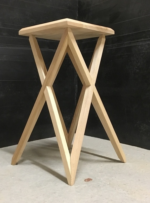 Tabouret en croix