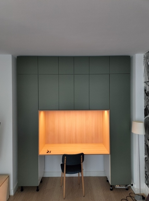 Espace de télétravail intégré.