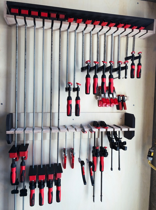 Un rack pour mes serre-joints.