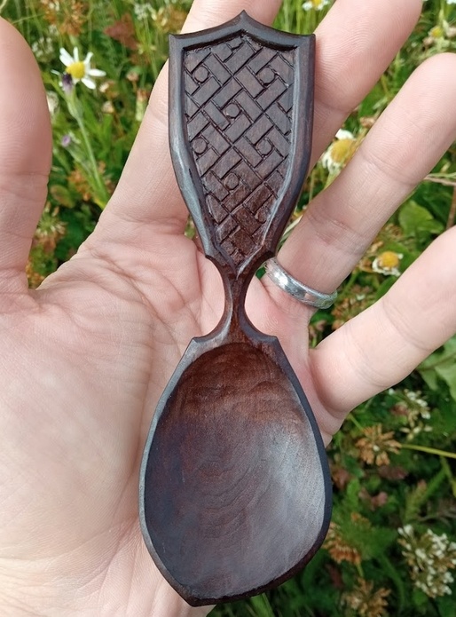 Cuillère en pommier sur le design de "Lee John Phillips"