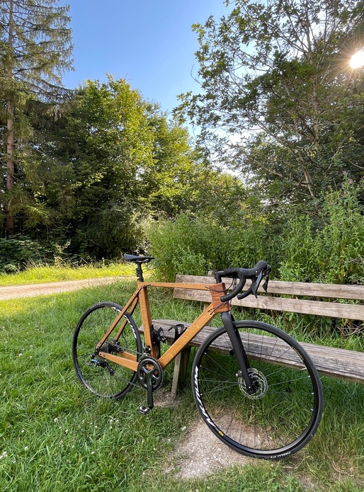 Vélo en bois