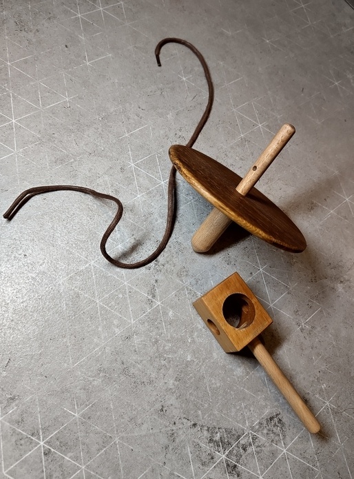 Toupie et système de lancement