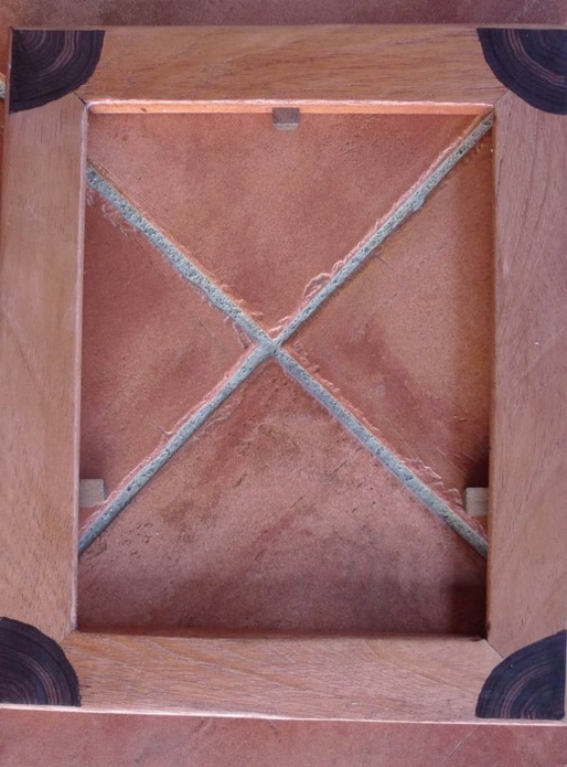 Cadre cèdre rouge et 4  1/4 en insert de bois de violette en bout