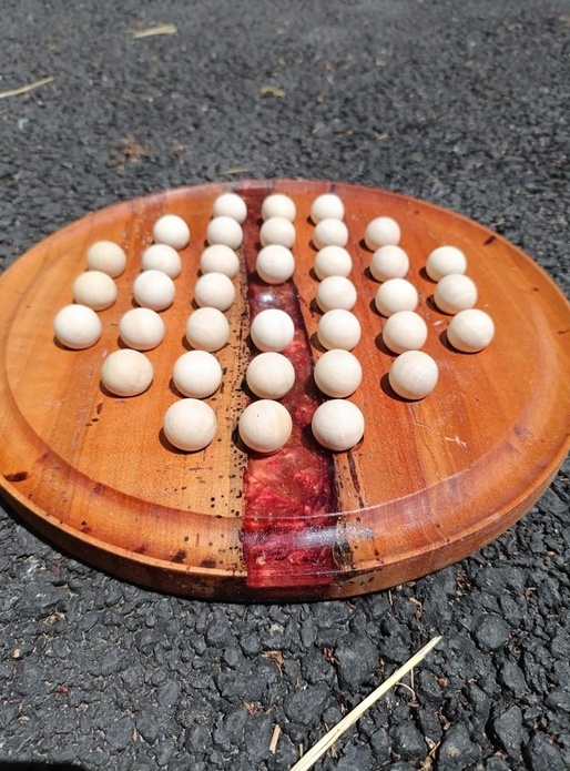 1er jeu de solitaire en bois et epoxy