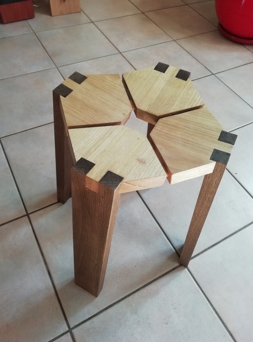 Petits tabourets à la facon de Boris Beaulant