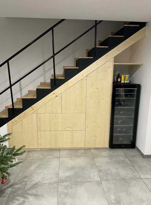 Placard sous escalier mélaminé et 3 plis