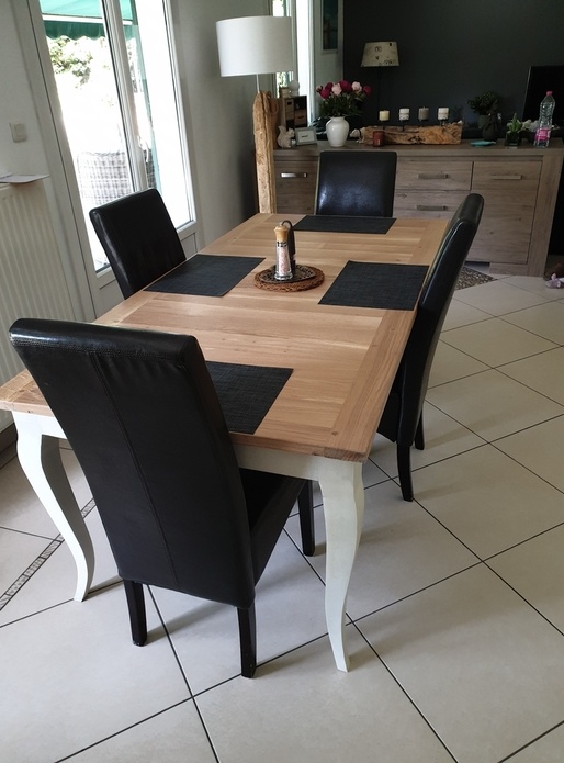 Table style provencal en chêne sur chaniere pottker sans effort avec rallonge