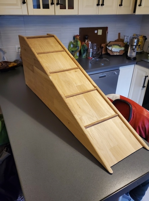 Rampe pour petit chien qui se fait vieux