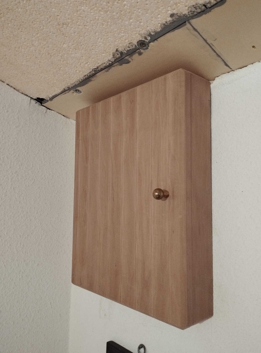 Oui! je sais, le plafond n'est pas terminé