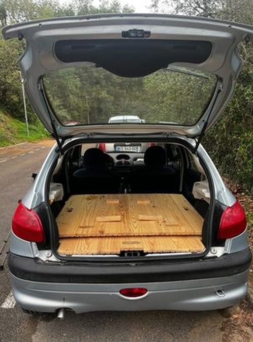 Peugeot 206 transformée en van