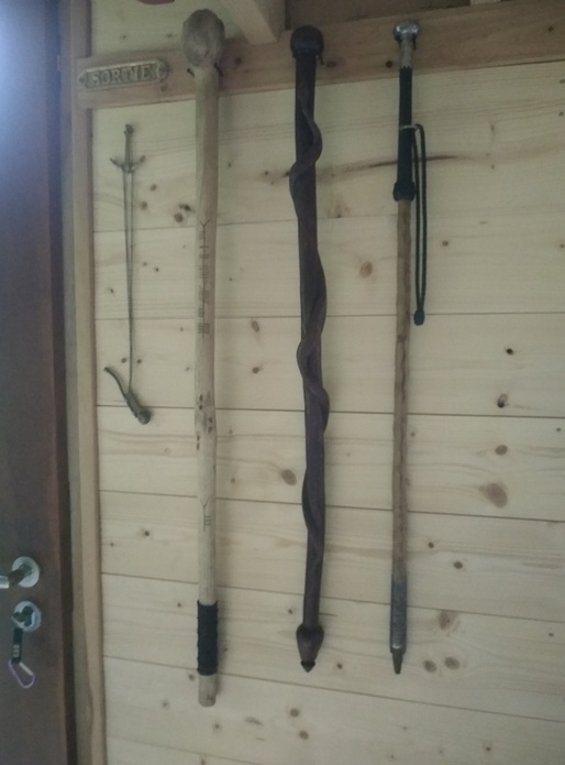 Histoire de bâtons de bois.