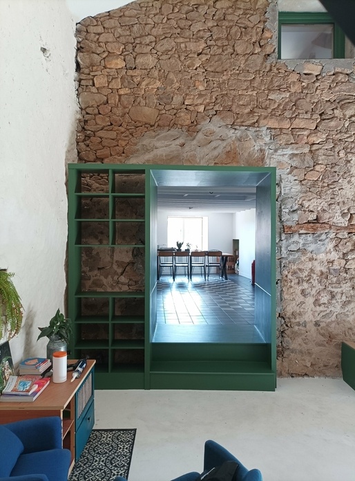 Bibliothèque, séparation cuisine/salon