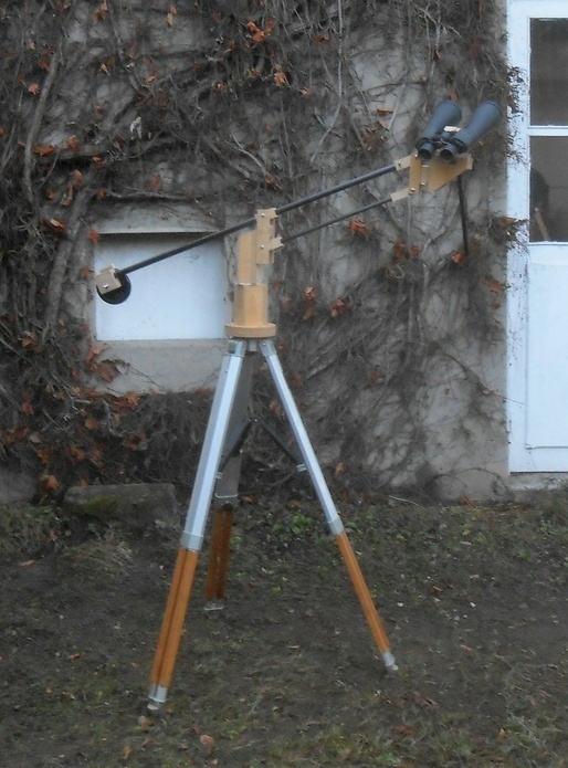 Monture parallélogramme pour jumelles pour la comète Neowise