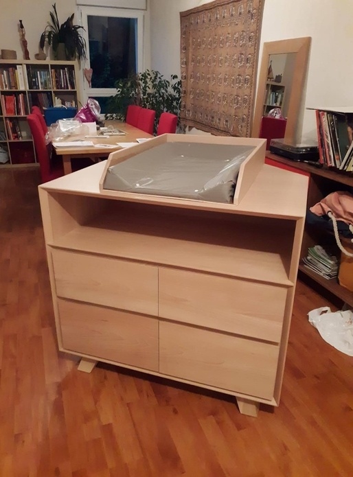 Commode + rajout d'angle pour table à langer