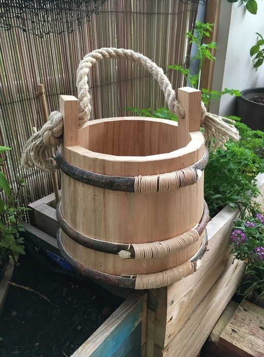 Un petit Seau en Châtaignier