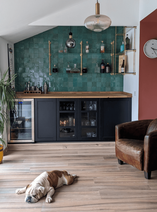 Transformation d'un placard en bar à liqueurs !