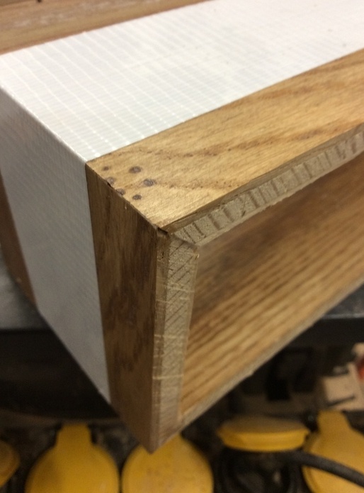 Dispositif tout c.. pour coupe d’onglet sur traîneau