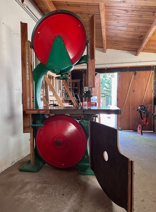 Scie à ruban Pierre Bénite