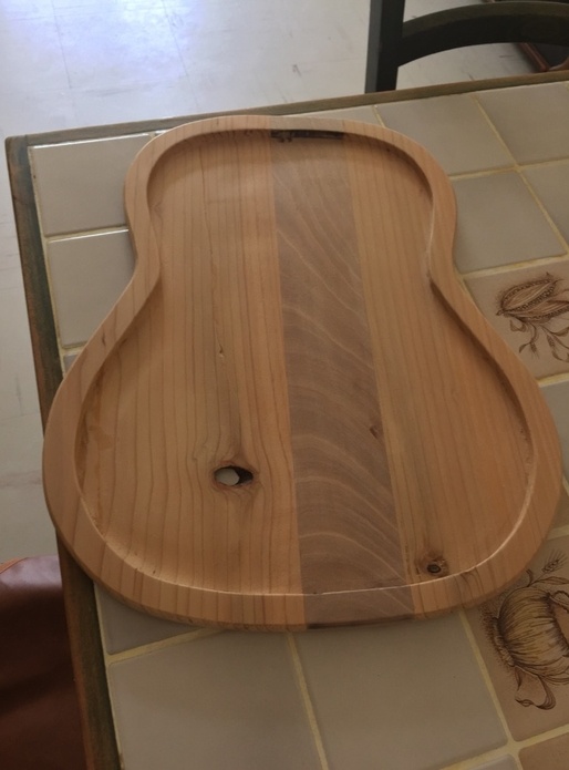 Plateaux en forme de guitare