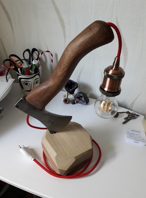 Petite lampe "hachement" belle