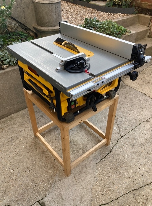 Scie sous table DeWalt DW745-QS