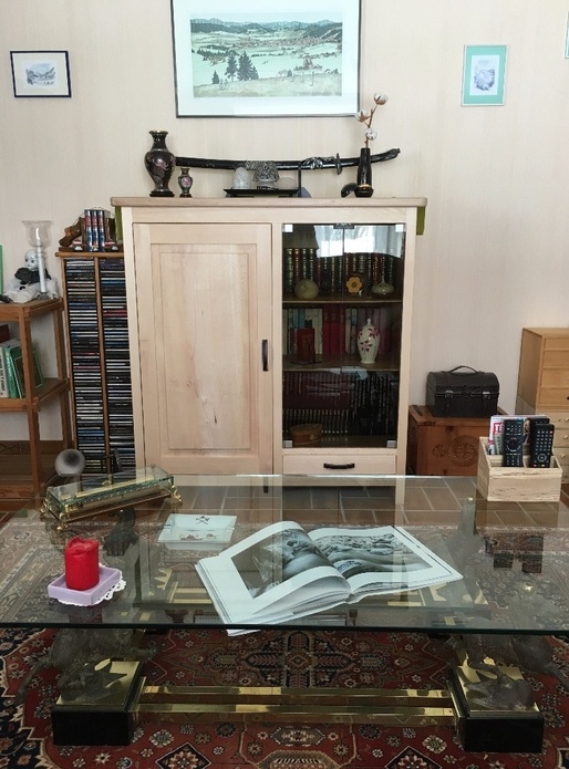 Dans son environnement porte fermée