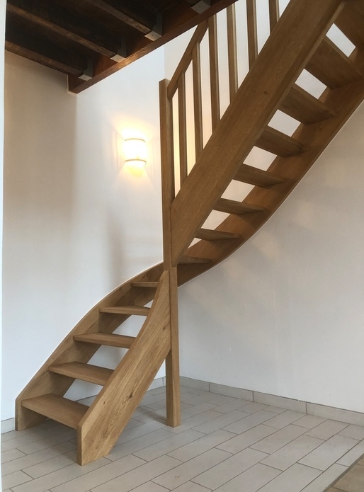 Petit escalier chêne